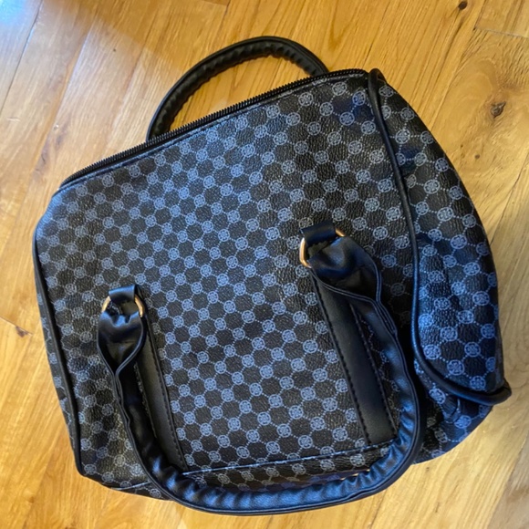 Two bags and change purse set - Picture 7 of 16